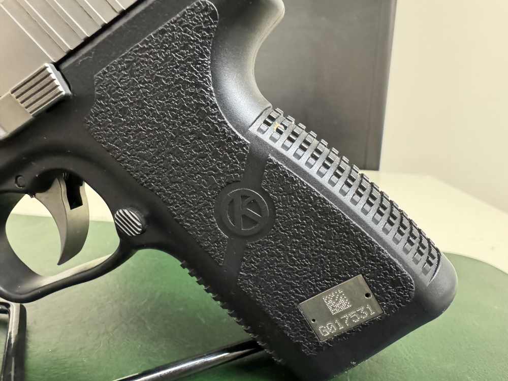 Kahr CW9 7rd mag NO RESERVE-img-7