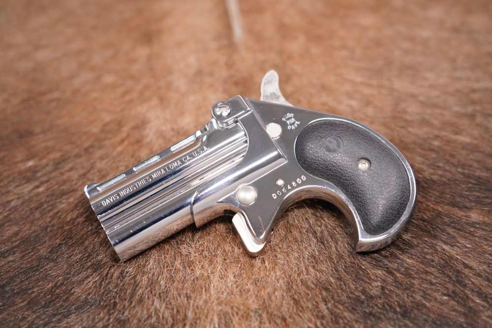 Davis Industries Model D38 .38 SPL 2 .75” Chrome Over Under Derringer -img-1