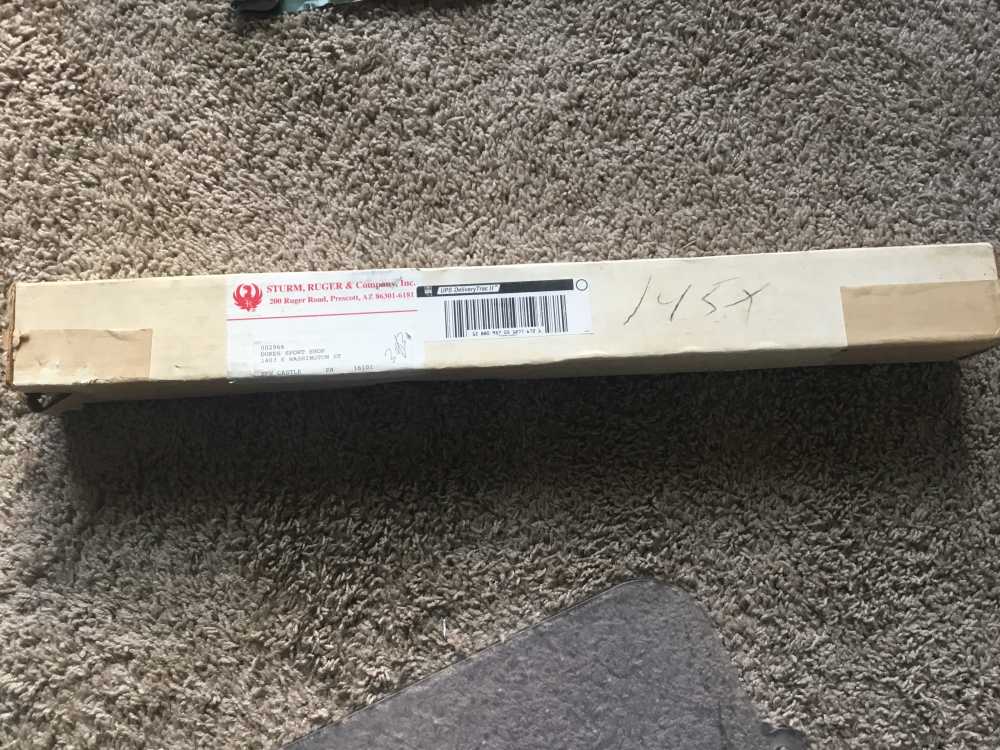 3 Vintage Ruger posters with original 09/95 dated Ruger shipping box-img-2