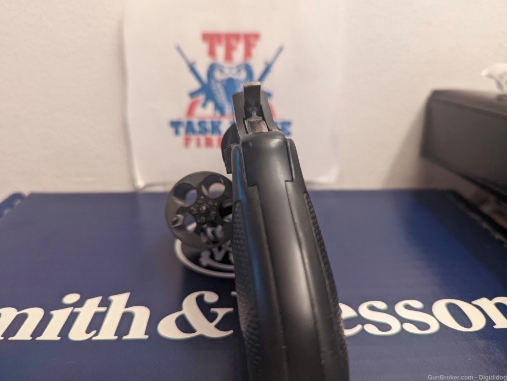 SMITH AND WESSON *360PD BLACK AIRLYTE TITANIUM CYLINDER* 1.875".357 MAG-img-4
