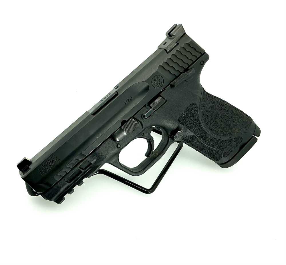 Smith & Wesson M&P9 M2.0 9mm pistol w/ Trijicon night sights + one mag-img-0