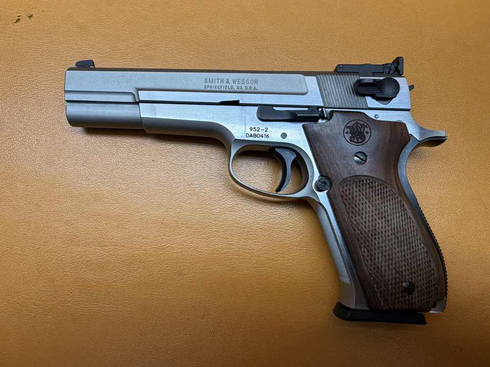 S&W Performance Center Model 952-2 9mm 5" Stainless Target Pistol SAO-img-8