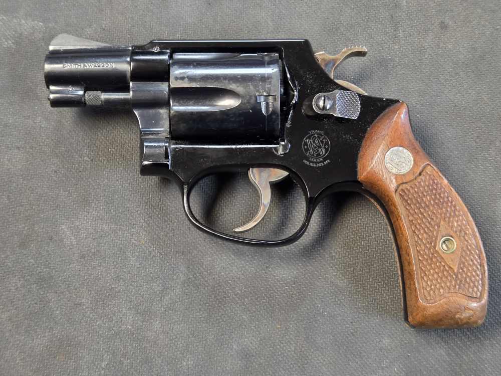 Smith & Wesson Model 37 Air weight .38 special No Dash 1960's-img-0