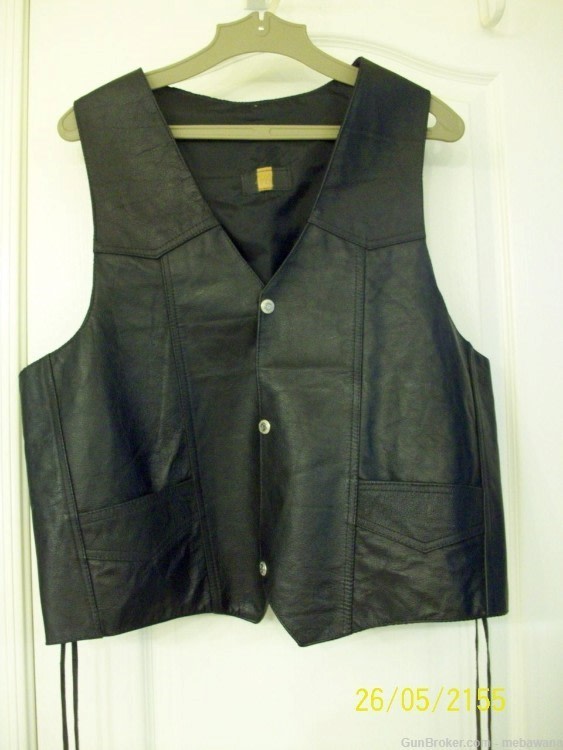 HAND PAINTED-One of a kind, LEATHER MOTORCYCLE VEST, HARLEY PAINTINGS-img-0