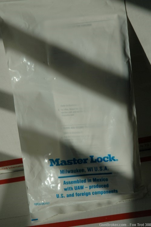 Master Lock US Mexico Cable Gun Lock Smith & Wesson Pre 2008 NEW        -img-3