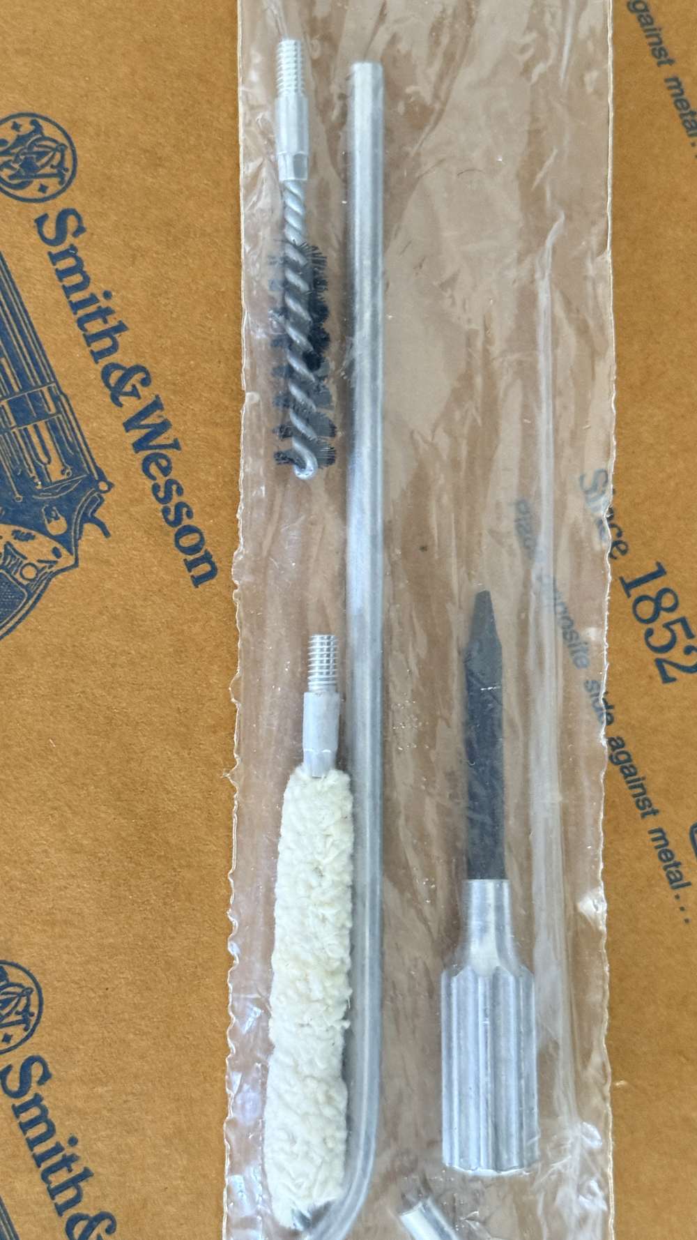 SMITH AND WESSON FACTORY  22 CAL. SEALED BAG* CLEANING KIT * 6 INCH BARREL -img-2