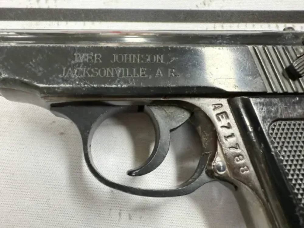 IVER JOHNSON TP22-img-1