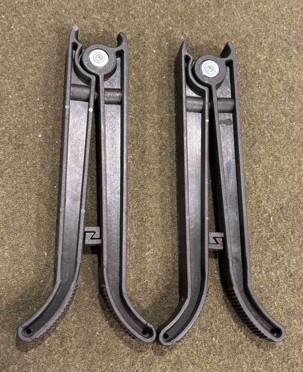 New Old Stock - Lightweight Bipod - Barrel Clamping Style - Synthetic Black-img-4