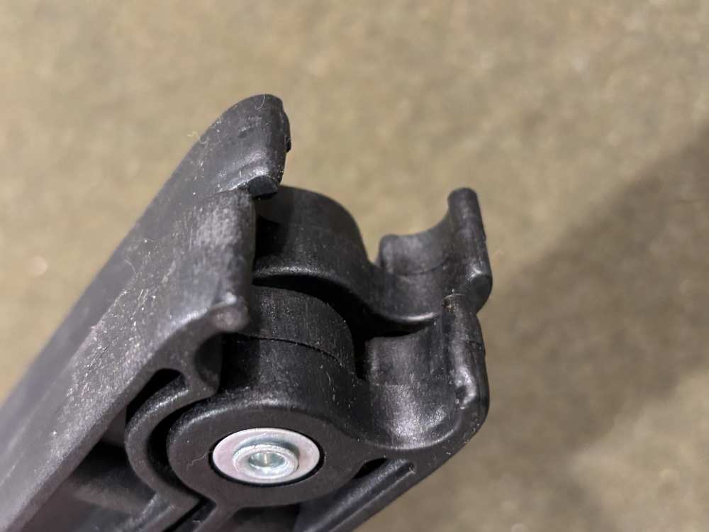 New Old Stock - Lightweight Bipod - Barrel Clamping Style - Synthetic Black-img-11