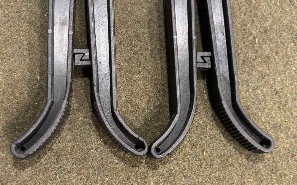 New Old Stock - Lightweight Bipod - Barrel Clamping Style - Synthetic Black-img-7