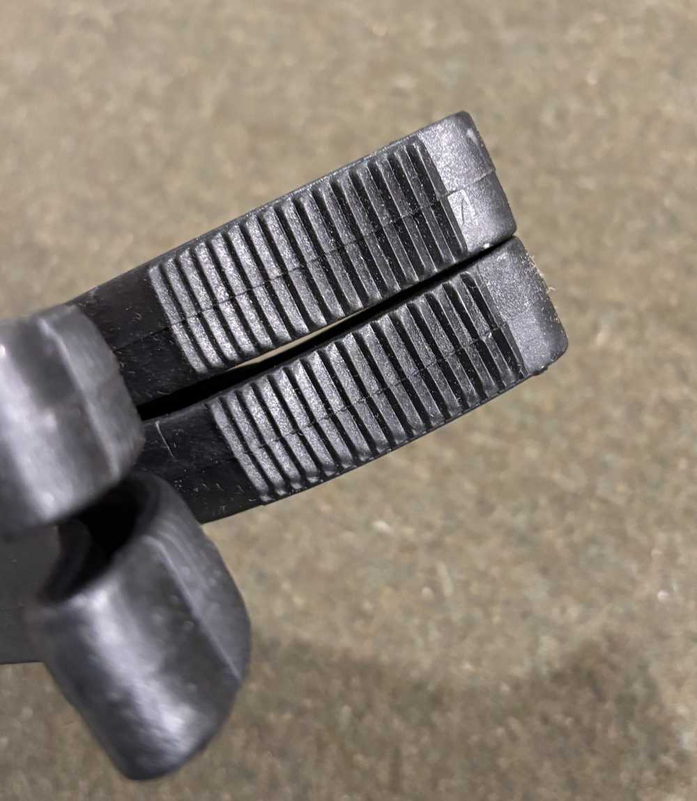 New Old Stock - Lightweight Bipod - Barrel Clamping Style - Synthetic Black-img-8
