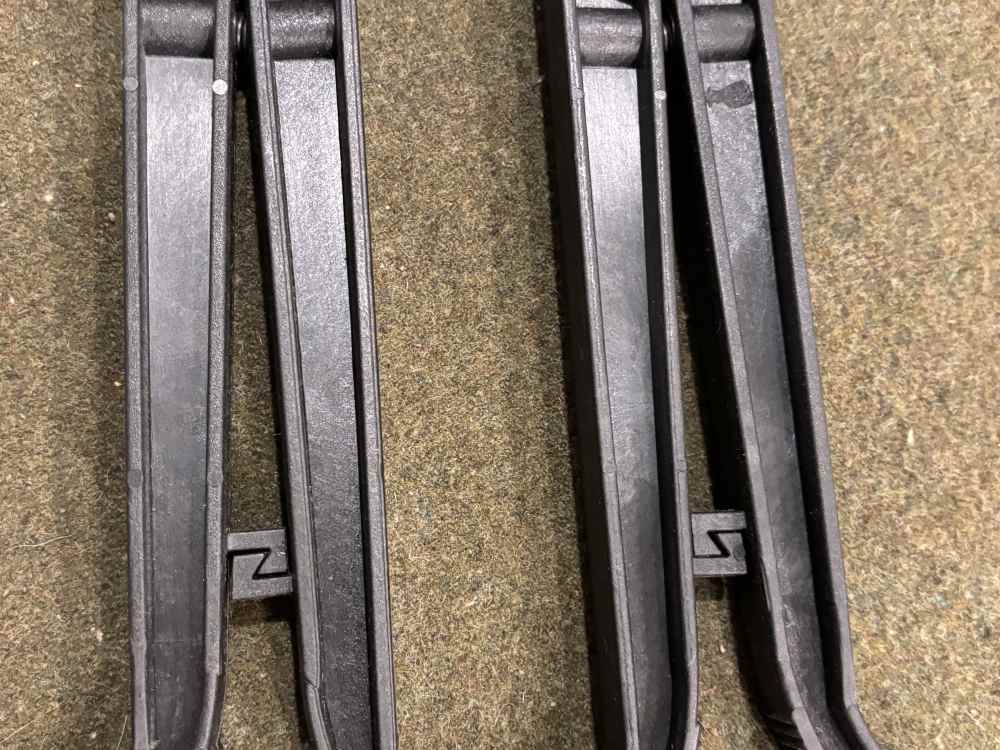 New Old Stock - Lightweight Bipod - Barrel Clamping Style - Synthetic Black-img-6