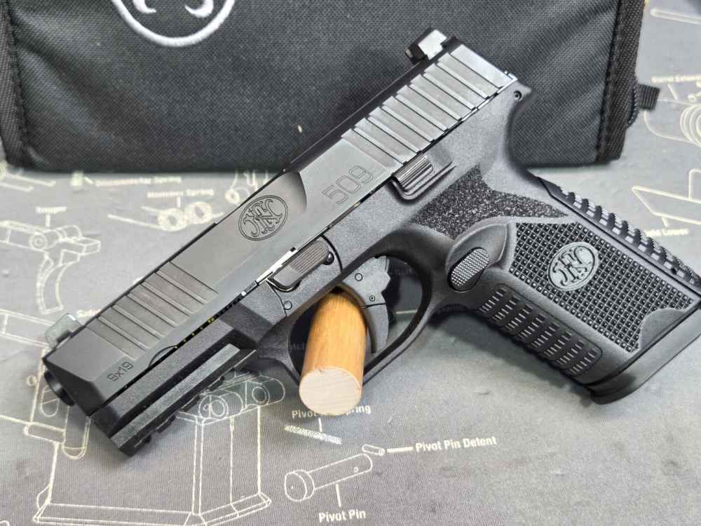 FNH USA FN 509 9mm Semi-Automatic Pistol Blk/Blk-img-1