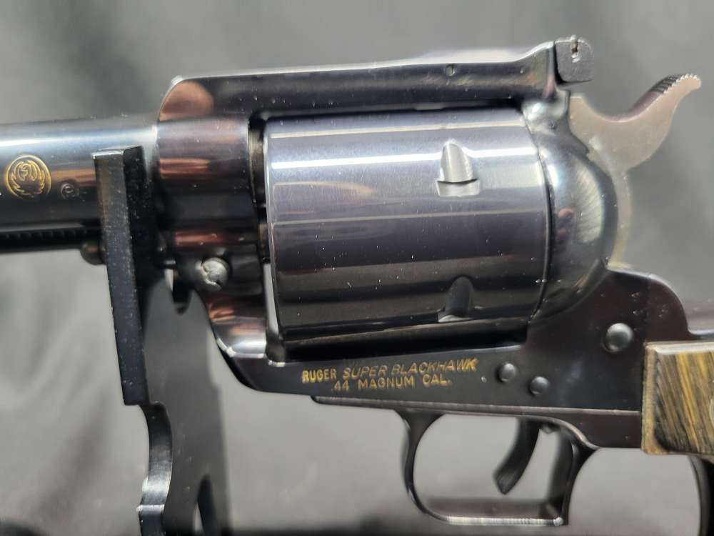 PENNY AUCTION RUGER OLD MODEL SUPER BLACKHAWK 3 SCREW 44 MAG 6 RDS MFG 1973-img-5