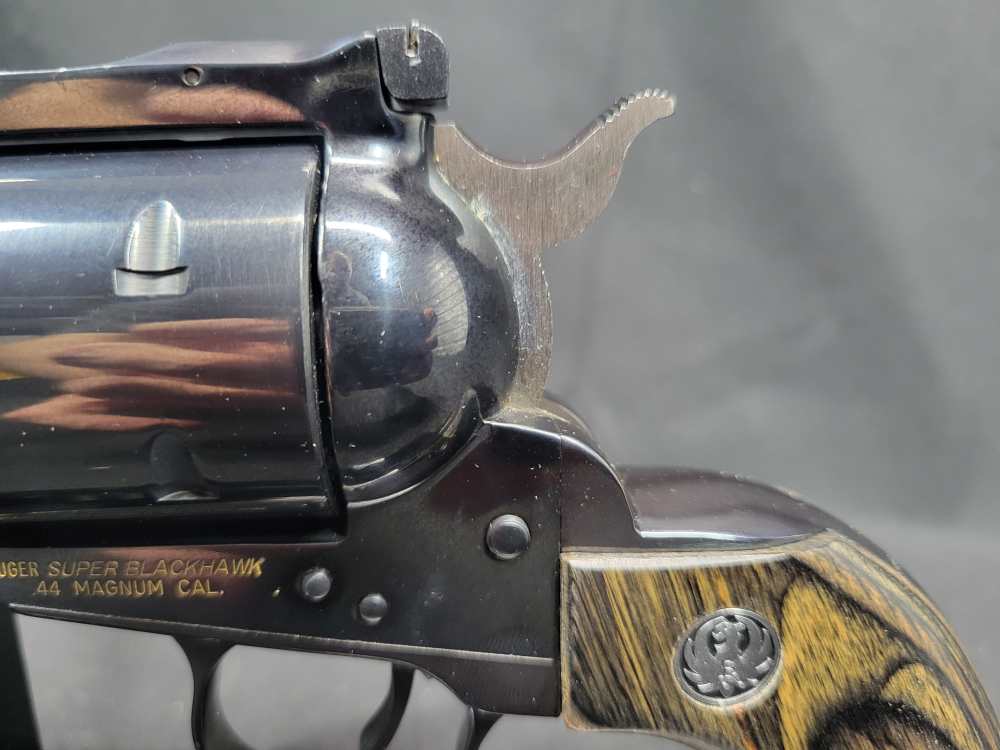 PENNY AUCTION RUGER OLD MODEL SUPER BLACKHAWK 3 SCREW 44 MAG 6 RDS MFG 1973-img-6