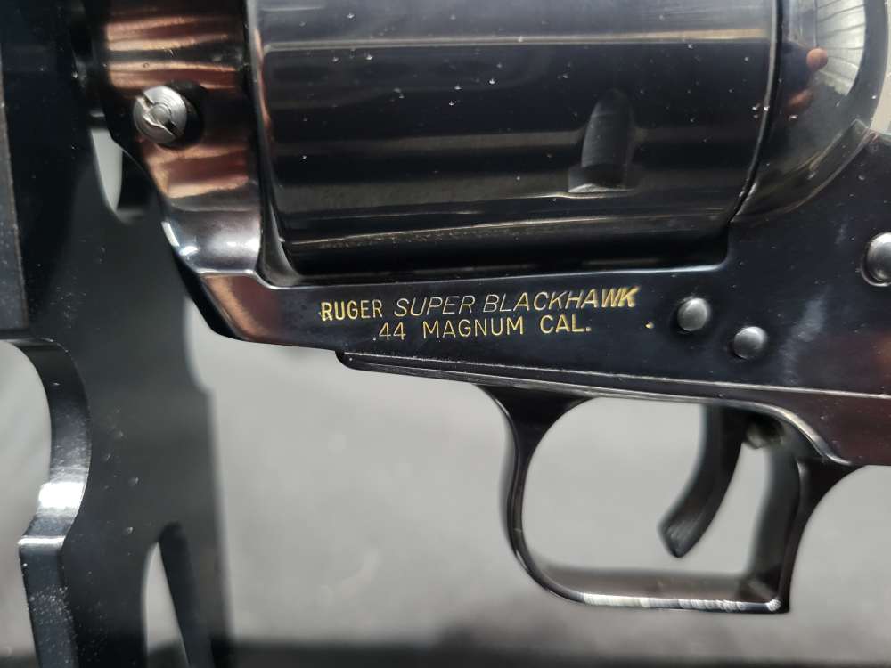 PENNY AUCTION RUGER OLD MODEL SUPER BLACKHAWK 3 SCREW 44 MAG 6 RDS MFG 1973-img-22