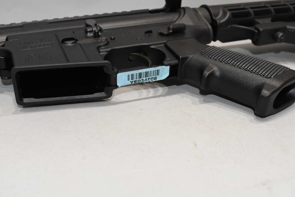 Superb Windham Weaponry WW-15 AR-15 Semi Auto Rifle 5.56 NATO W Case-img-20