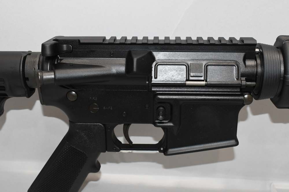 Superb Windham Weaponry WW-15 AR-15 Semi Auto Rifle 5.56 NATO W Case-img-4
