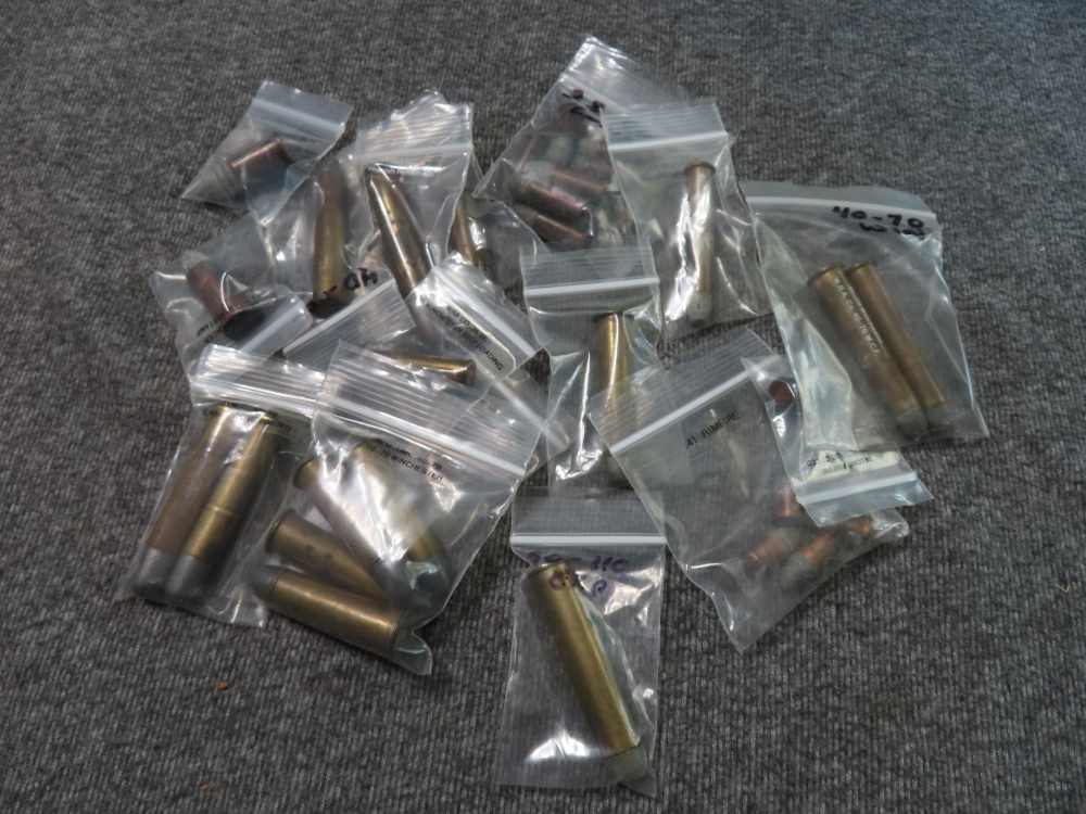 34 RDS OF ANTIQUE LARGE CALIBER COLLECTORS CARTRIDGES-NICE VARIETY-SCARCE -img-33