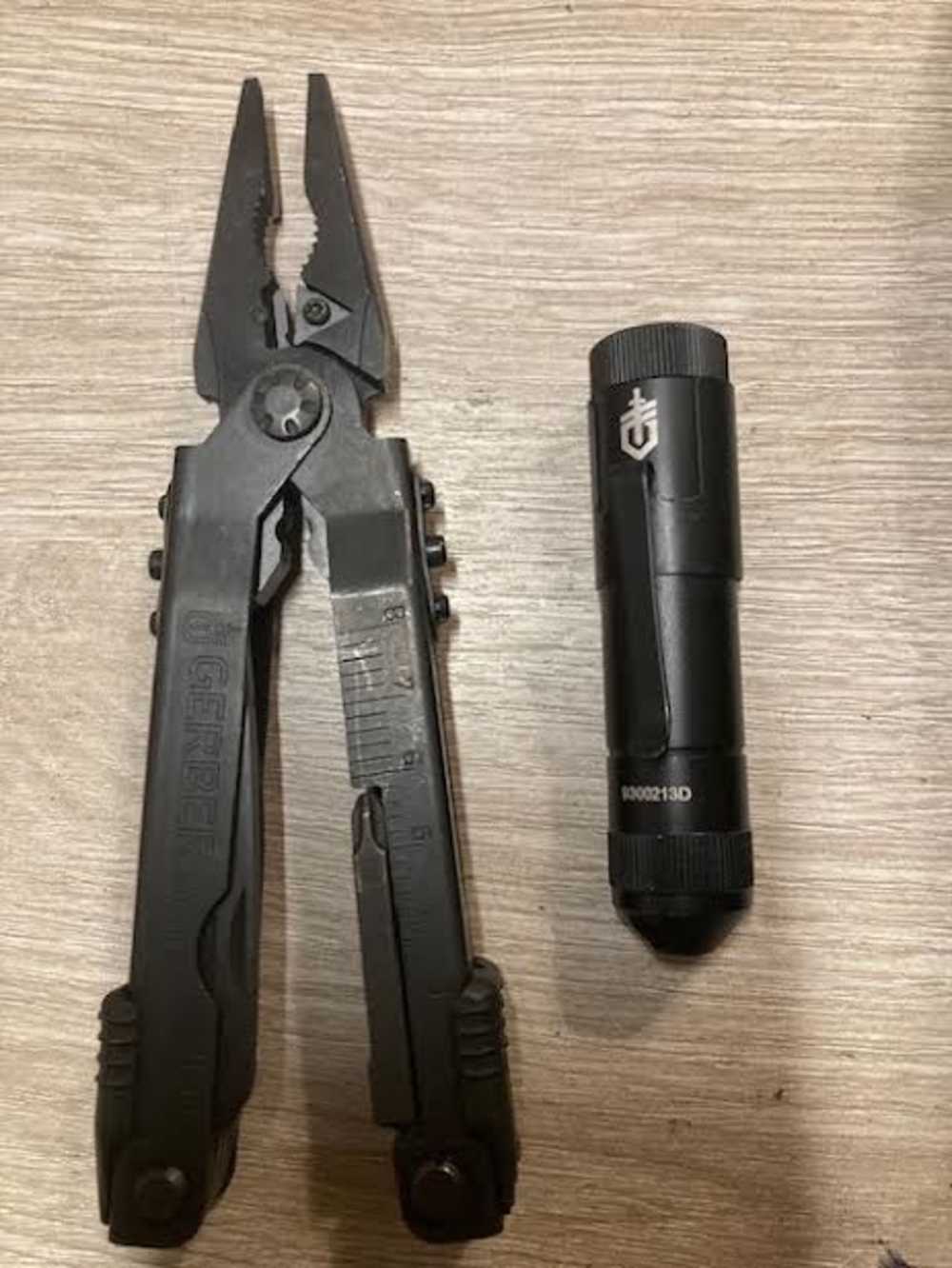Otis military 9 mm/45ACP cleaning kit,pliers,light lots of assys.-img-4