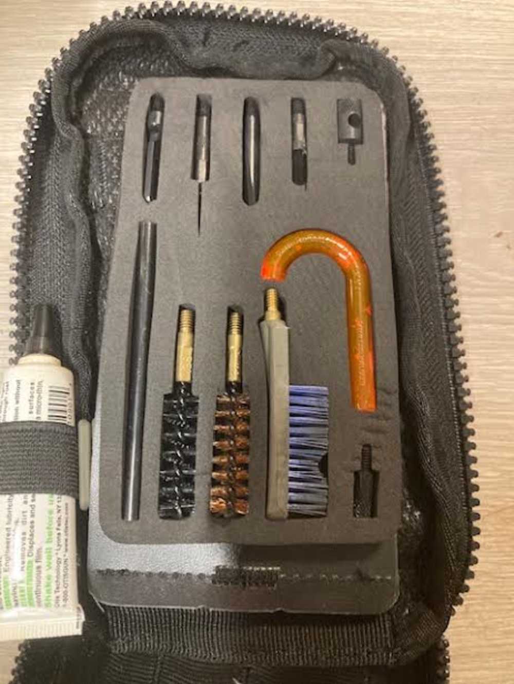 Otis military 9 mm/45ACP cleaning kit,pliers,light lots of assys.-img-1