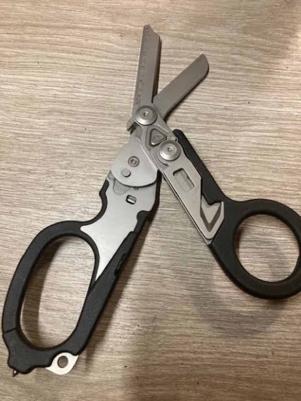 Leatherman Automobile trauma scissor-img-0