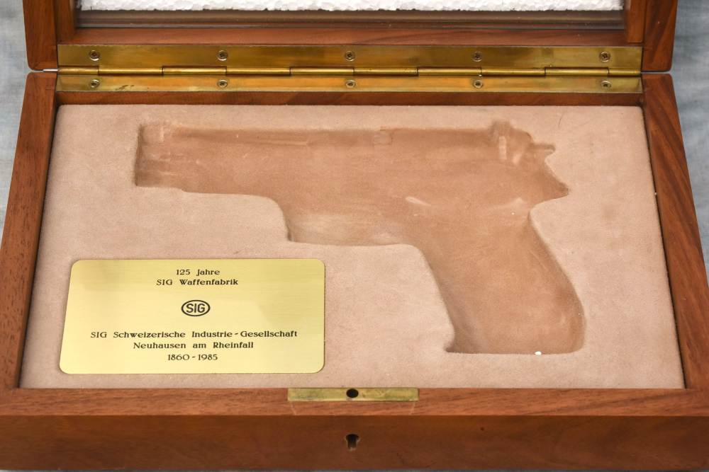RARE SWISS Sig Sauer Jubilee JP226 125th Anniversary 9mm -img-24
