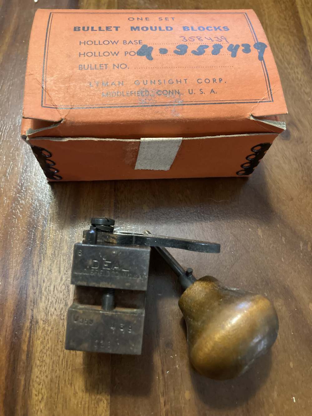 Lyman Ideal 358439 Bullet Casting Mold 357 Magnum/Special Hollow Point-img-0