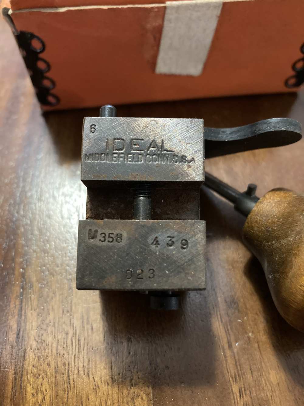 Lyman Ideal 358439 Bullet Casting Mold 357 Magnum/Special Hollow Point-img-1