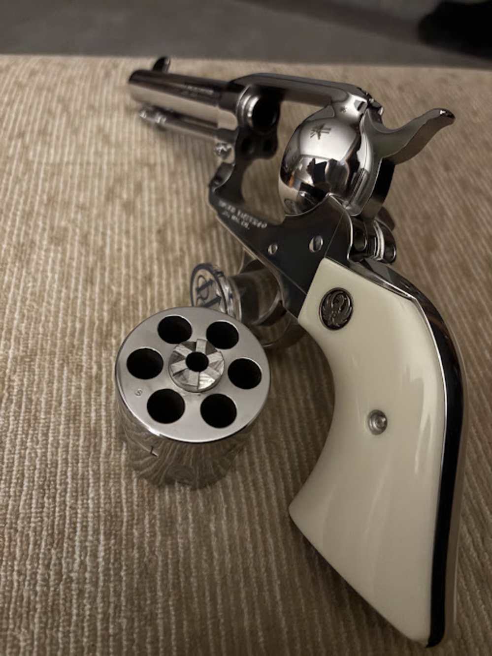 Old model Ruger Vaquero 357 mag-img-3