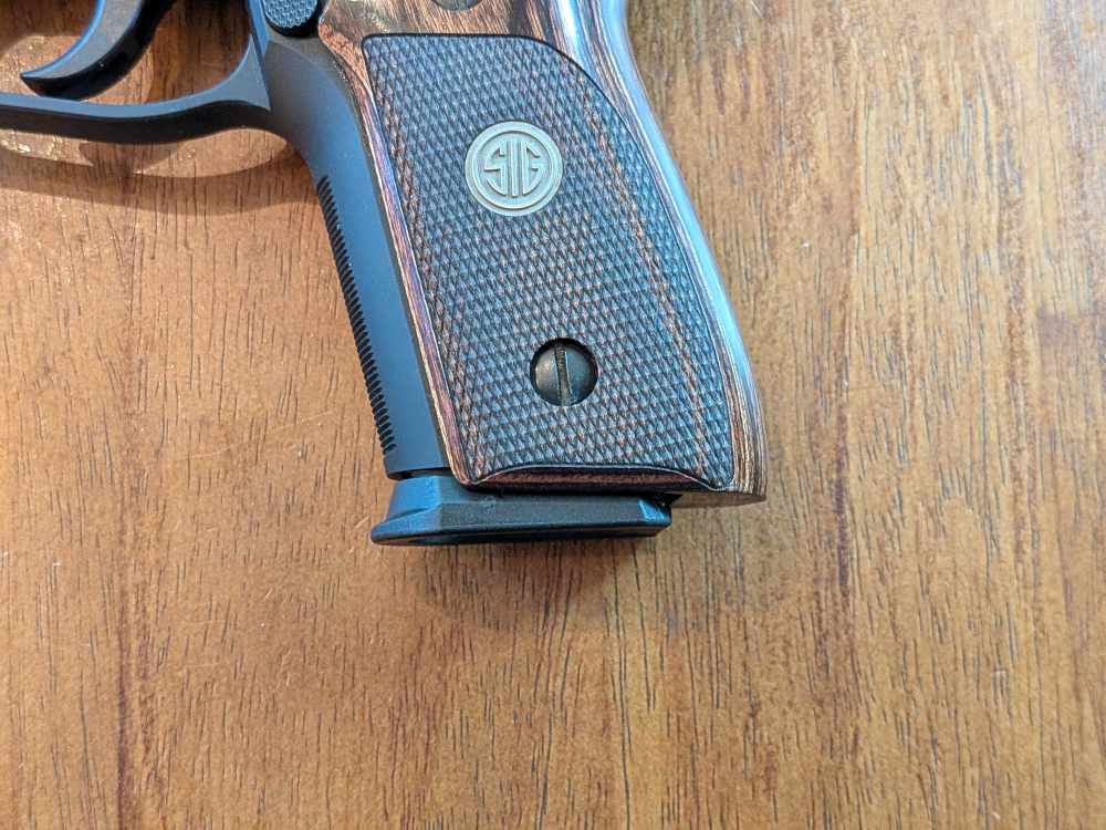 Sig Sauer P229 9mm – Factory Walnut Grips – Barely Fired-img-2
