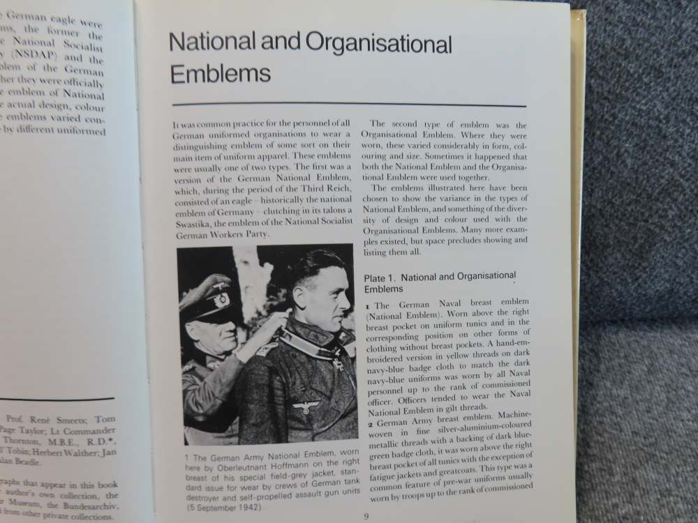 BADGES & INSIGNIA OF THE THIRD REICH 1933-1945 BY BRIAN LEIGH DAVIS-img-6