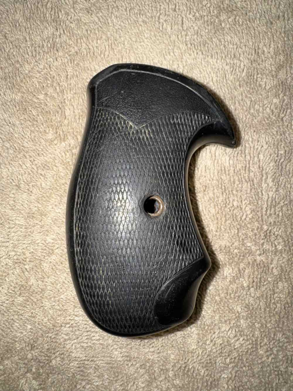 Pachmayr Presentation S&W J Frame Square Butt Rubber Grips Model 36 37 SJ-S-img-0