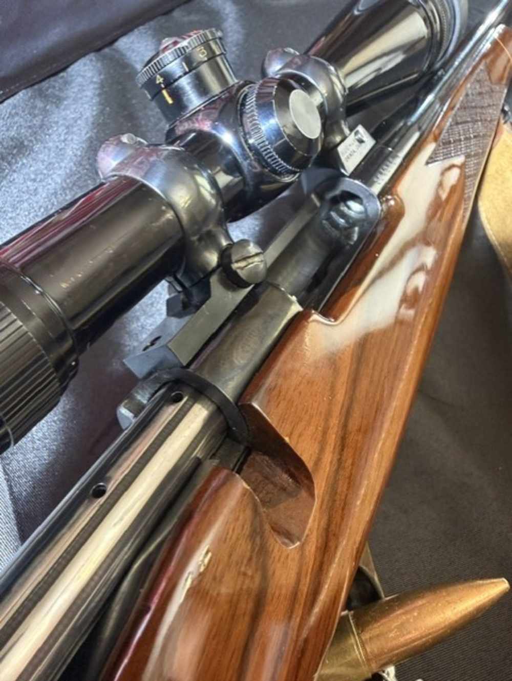 Weatherby Mark V Varmintmaster .22-250 1980 gorgeous wood stock -img-16