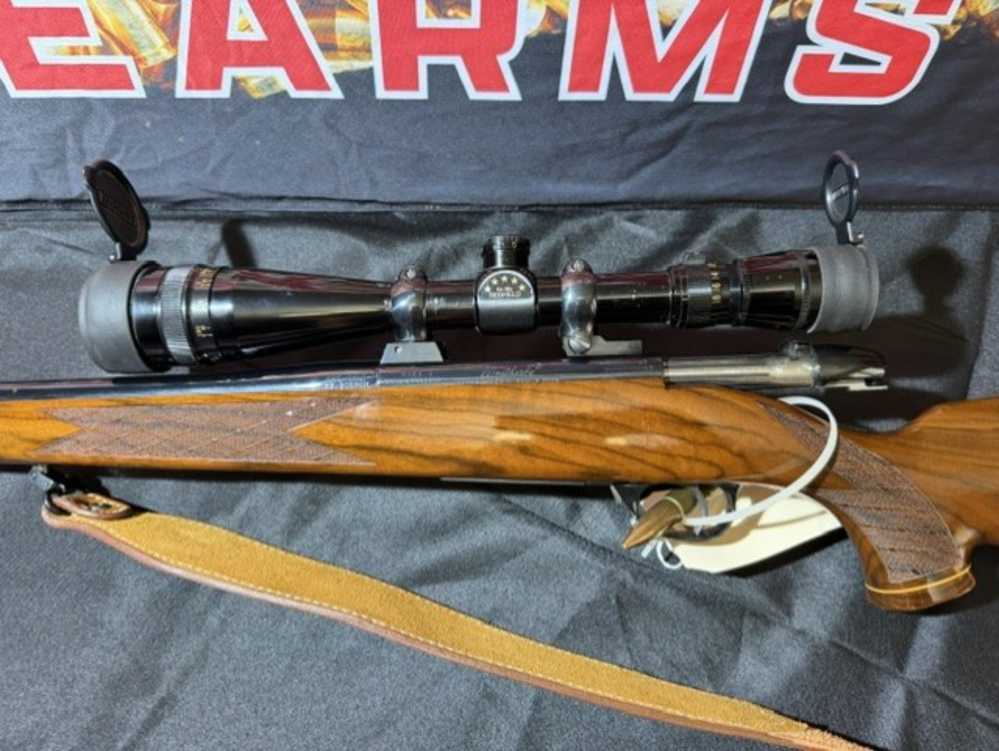 Weatherby Mark V Varmintmaster .22-250 1980 gorgeous wood stock -img-11