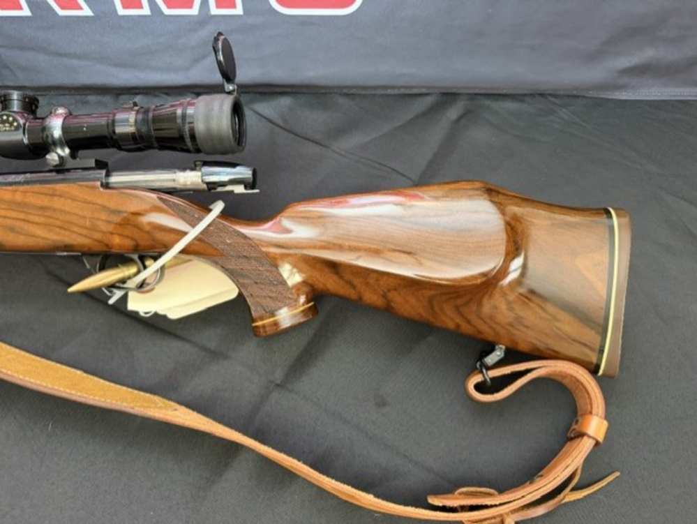 Weatherby Mark V Varmintmaster .22-250 1980 gorgeous wood stock -img-12