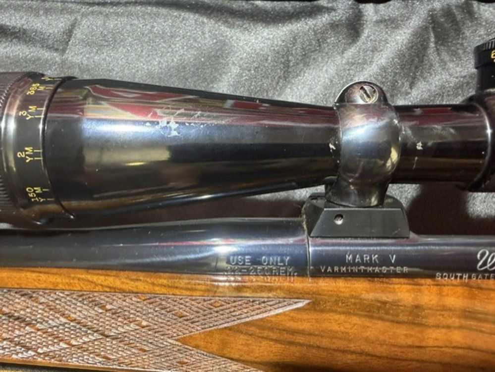 Weatherby Mark V Varmintmaster .22-250 1980 gorgeous wood stock -img-14