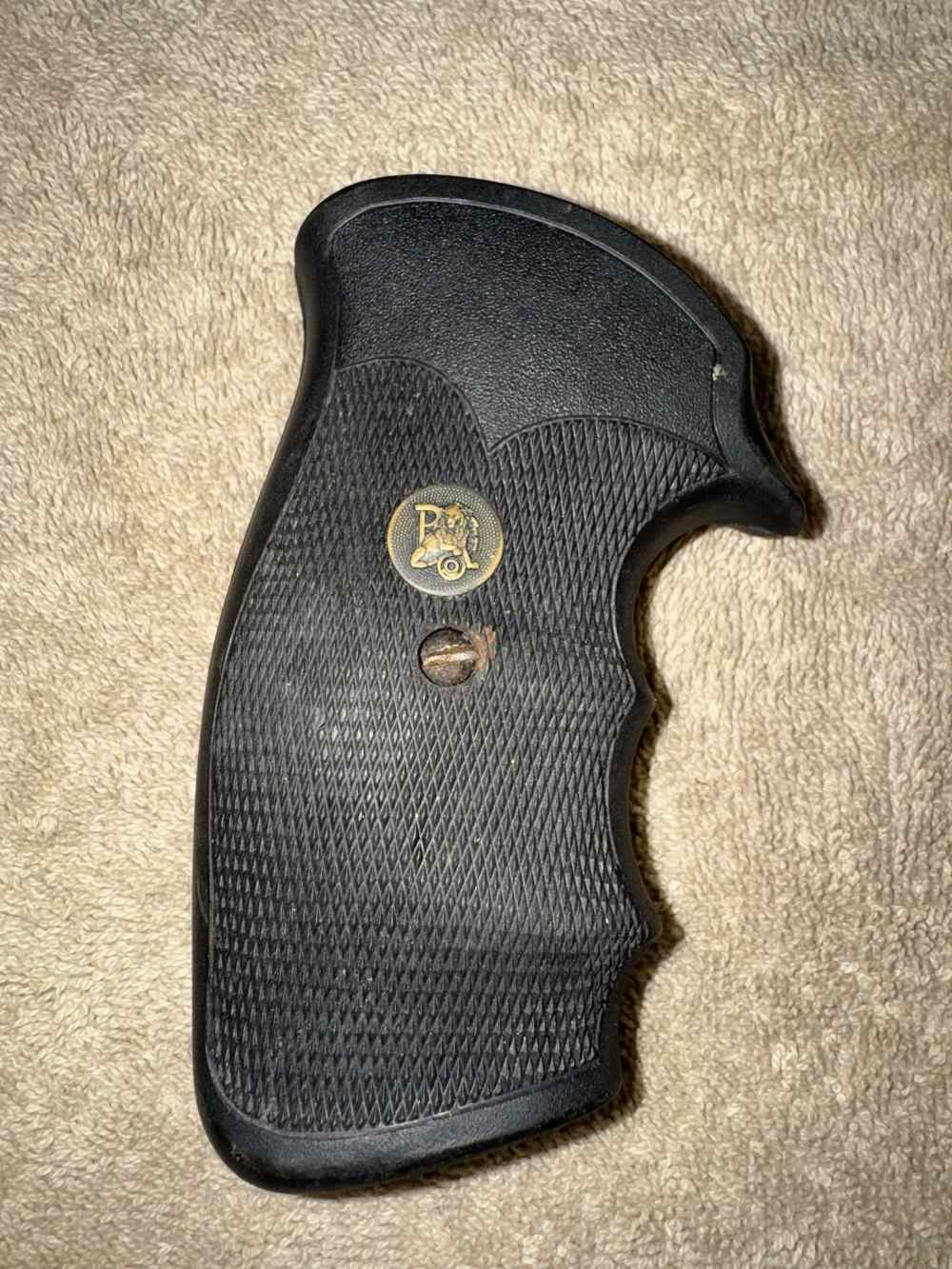 Pachmayr Gripper S&W K L Frame Round Butt Rubber Grips Finger Grooves 03266-img-1