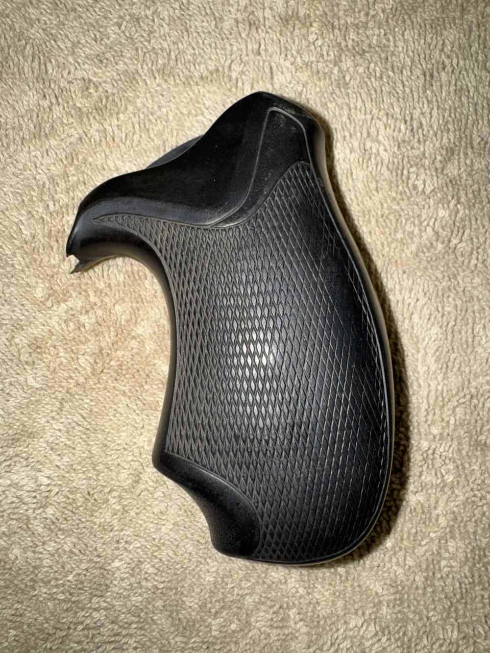 Pachmayr Compac Grips S&W J Frame Round Butt SJ/C No Monogram Black Rubber-img-0