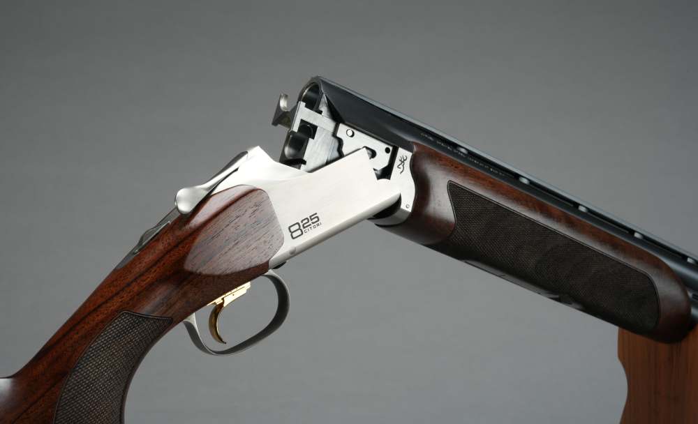 Browning Citori 825 Sporting 12ga 32" O/U Walnut Adj. Stock 3" BRAND NEW-img-4