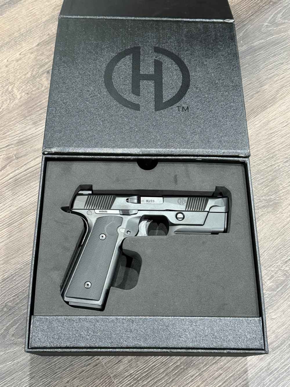 Rare Hudson H9 SKU H9-100-0001 9mm with box and 3 mags-img-0