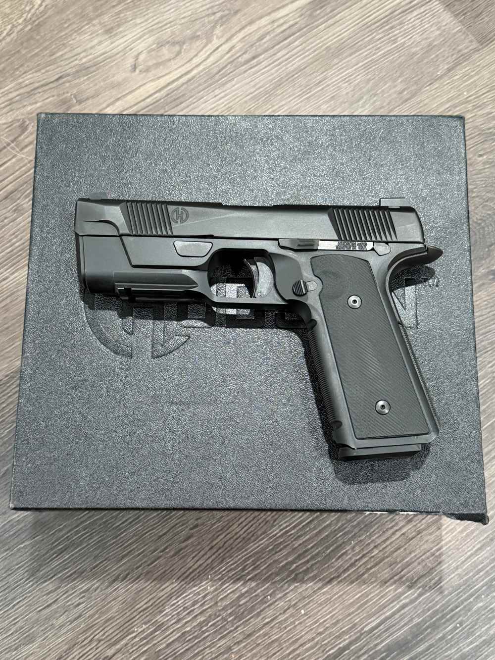 Rare Hudson H9 SKU H9-100-0001 9mm with box and 3 mags-img-5