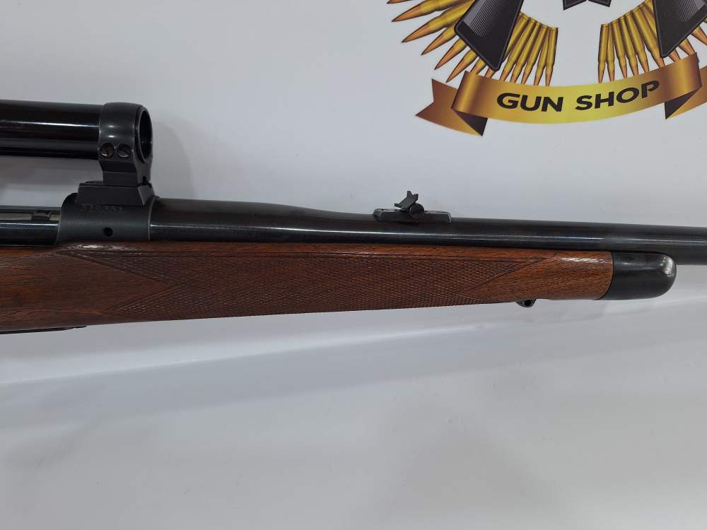 Winchester Model 70 Super Grade Cal 375 H&H W/ Leupold 1X  PRE 64-img-3
