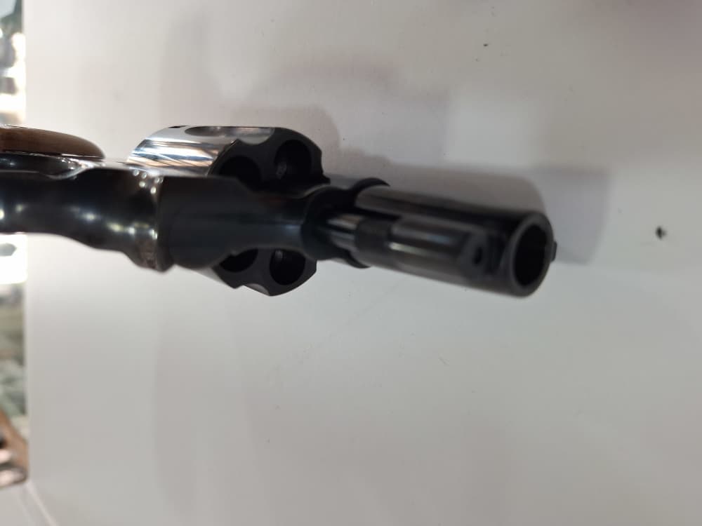 Smith & Wesson Mod 36-7 Cal. 38SPL  excellent condition "DISCONTINUED" -img-8
