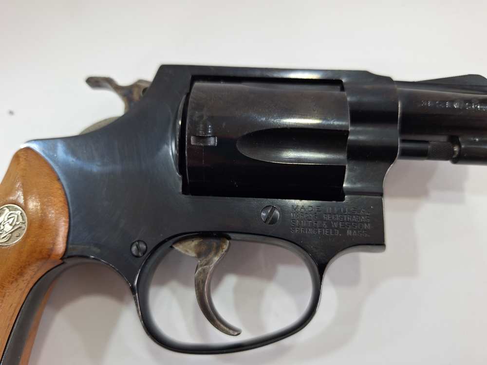 Smith & Wesson Mod 36-7 Cal. 38SPL  excellent condition "DISCONTINUED" -img-4