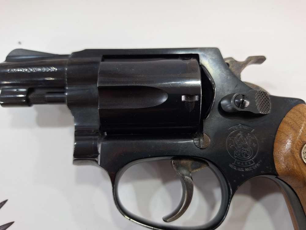 Smith & Wesson Mod 36-7 Cal. 38SPL  excellent condition "DISCONTINUED" -img-6