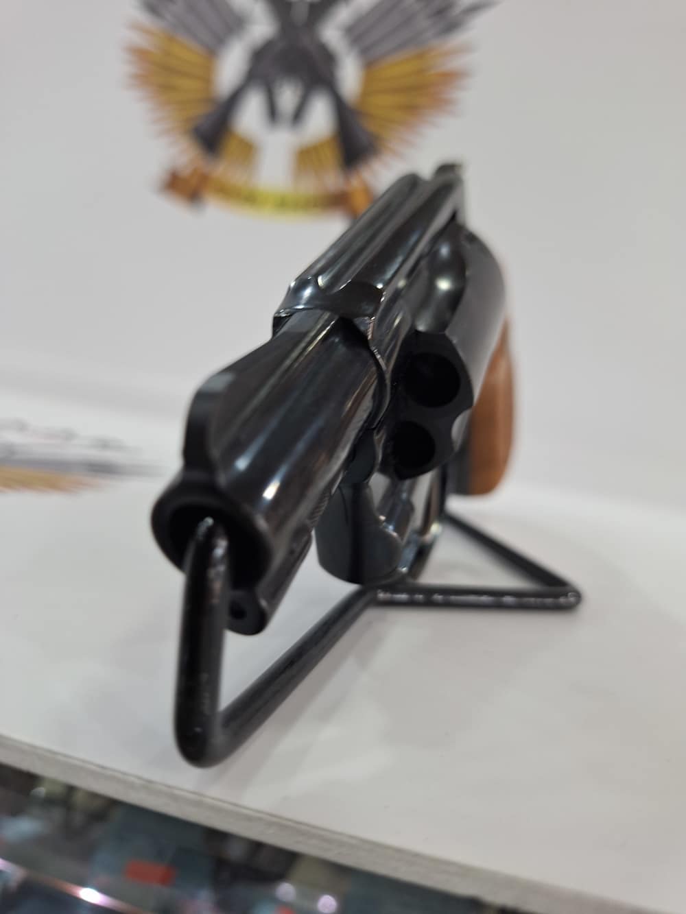 Smith & Wesson Mod 36-7 Cal. 38SPL  excellent condition "DISCONTINUED" -img-12
