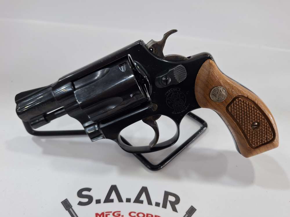 Smith & Wesson Mod 36-7 Cal. 38SPL  excellent condition "DISCONTINUED" -img-1