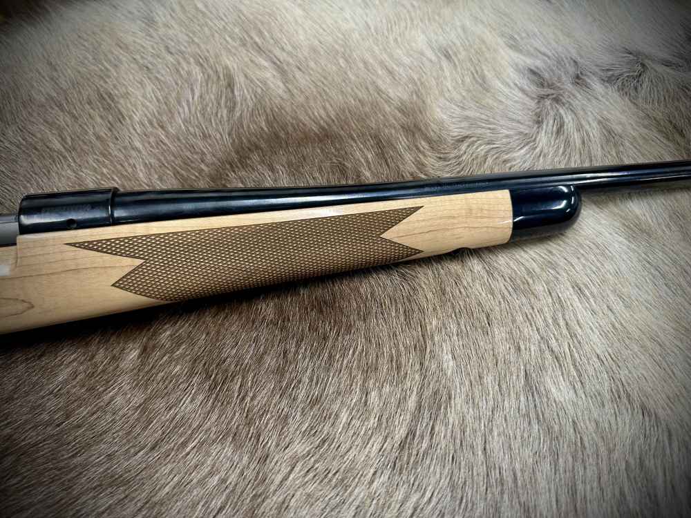Winchester model 70 Super Grade Maple 7mm mag-img-3