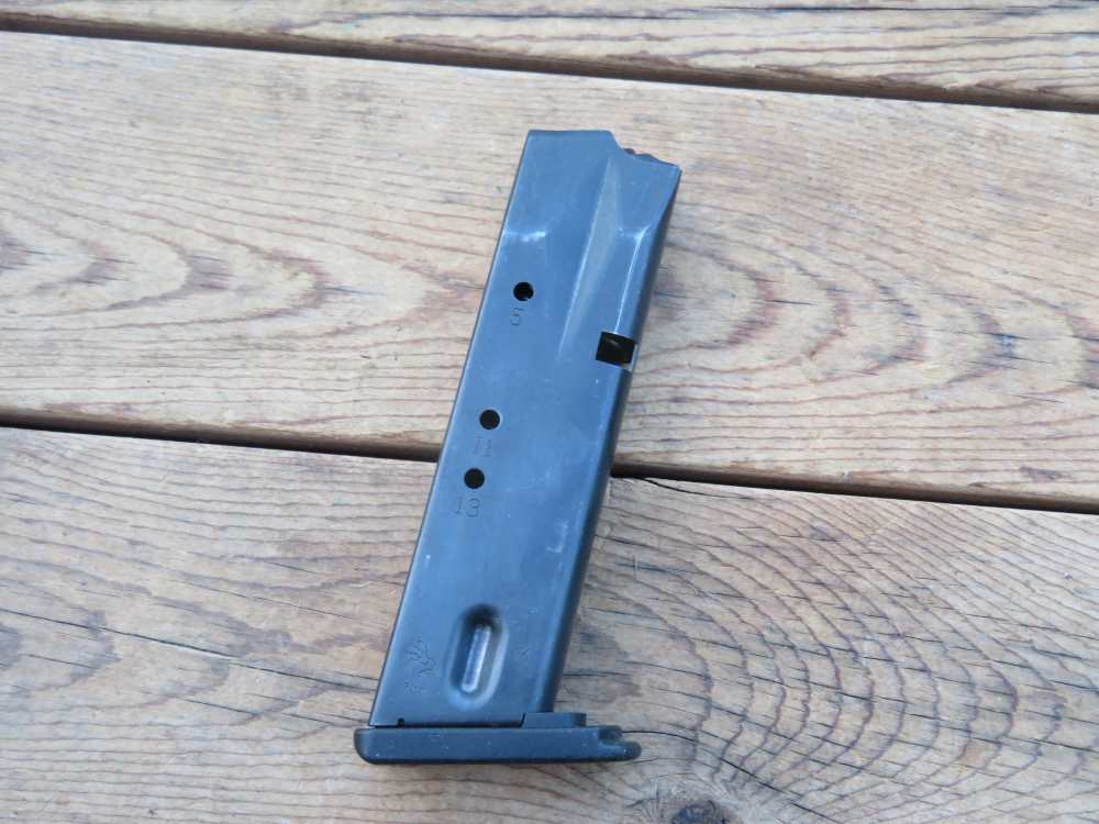 Colt All American 2000 9mm 9x19 factory magazine mag clip -img-0